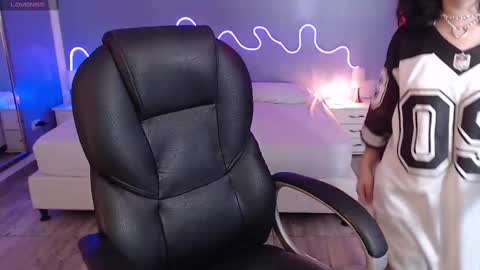 frida_lassi_ online show from 02-14-25, 07:12