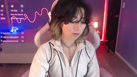 frida_lassi_ online show from 03-05-25, 06:45