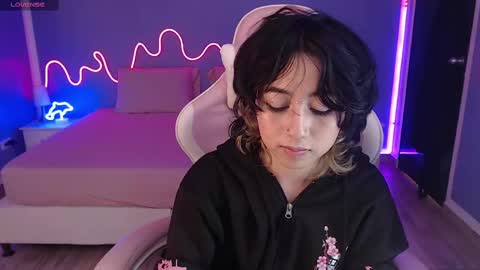 frida_lassi_ online show from 03-12-25, 04:35