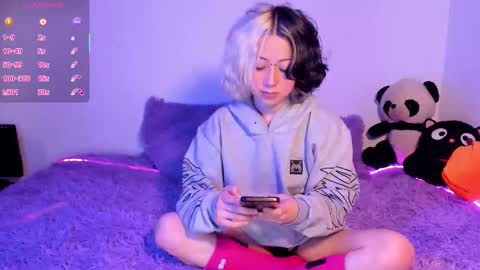 frida_lassi_ online show from 09-14-25, 09:58