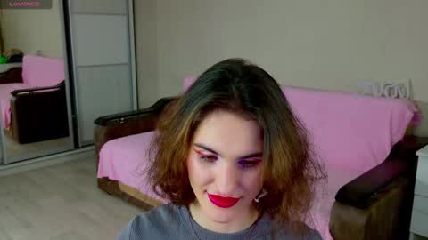 Snapshot of fridacure chatting on 01-04-25, 10:34 Frida online show from 01-04-25, 10:34