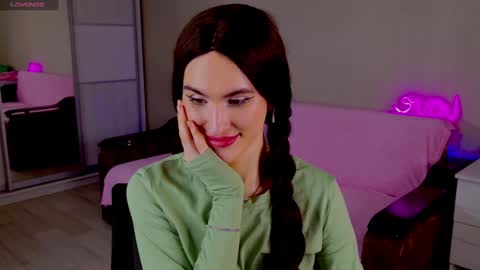 Snapshot of fridacure chatting on 01-10-25, 11:08 Frida online show from 01-10-25, 11:08