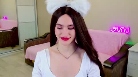 Snapshot of fridacure chatting on 01-14-25, 06:02 Frida online show from 01-14-25, 06:02