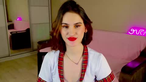 Snapshot of fridacure chatting on 01-19-25, 07:15 Frida online show from 01-19-25, 07:15