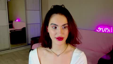 Snapshot of fridacure chatting on 01-26-25, 07:20 Frida online show from 01-26-25, 07:20