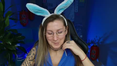 Snapshot of fridatander chatting on 12-31-24, 04:25 Frida Tander online show from 12-31-24, 04:25