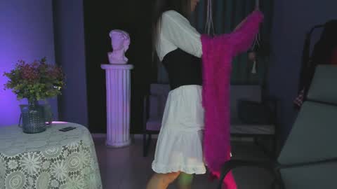 Snapshot of fridatander chatting on 01-08-25, 03:17 Frida Tander online show from 01-08-25, 03:17