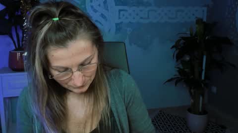 Snapshot of fridatander chatting on 01-15-25, 03:07 Frida Tander online show from 01-15-25, 03:07