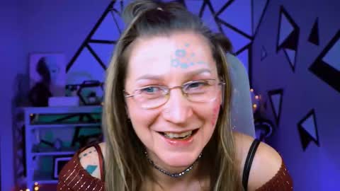 Snapshot of fridatander chatting on 02-16-25, 04:10 Frida Tander online show from 02-16-25, 04:10