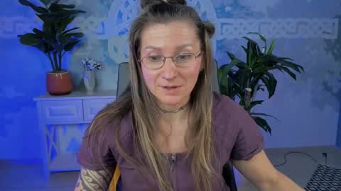 Snapshot of fridatander chatting on 02-21-25, 04:16 Frida Tander online show from 02-21-25, 04:16