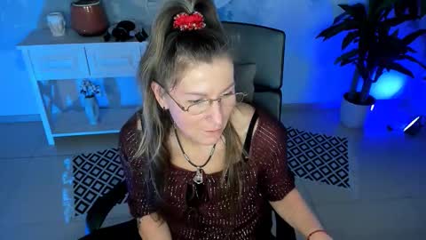 Snapshot of fridatander chatting on 11-30-25, 05:11 Frida Tander online show from 11-30-25, 05:11