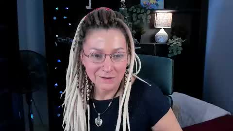 Snapshot of fridatander chatting on 12-20-25, 05:25 Frida Tander online show from 12-20-25, 05:25