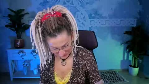 Snapshot of fridatander chatting on 01-08-26, 05:10 Frida Tander online show from 01-08-26, 05:10