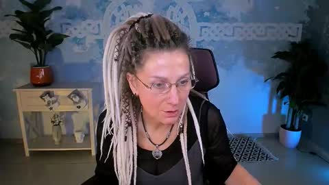 Snapshot of fridatander chatting on 01-09-26, 05:10 Frida Tander online show from 01-09-26, 05:10