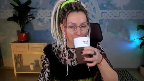 Frida Tander online show from 02-04-26, 05:13