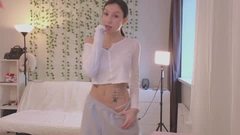 Lina online show from 12-10-24, 08:40