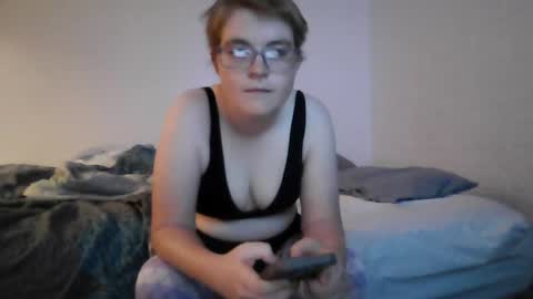 Snapshot of friendly_treat8211 chatting on 07-06-26, 03:36 friendly_treat8211 online show from 07-06-26, 03:36