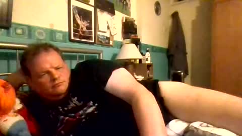 Snapshot of fritzboy290 chatting on 07-11-26, 02:36 Tom online show from 07-11-26, 02:36