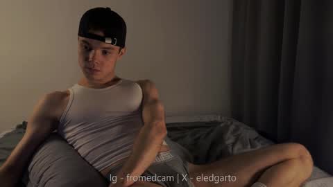 Snapshot of fromedcam chatting on 09-17-25, 08:21 ED online show from 09-17-25, 08:21