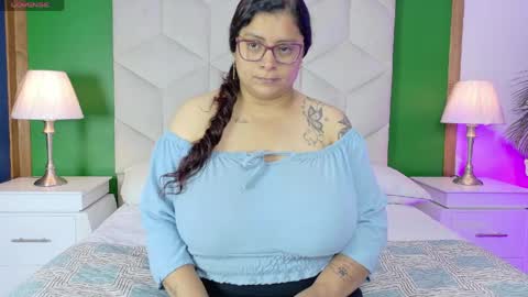 Lucy online show from 04-25-26, 01:03