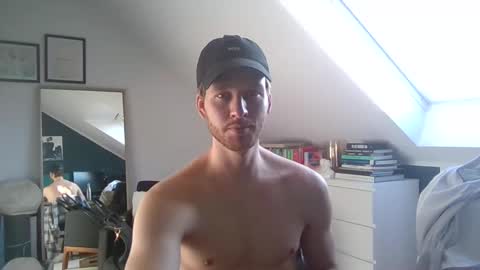 Snapshot of frozenyoga chatting on 01-11-25, 12:50 frozenyoga online show from 01-11-25, 12:50