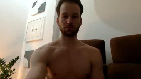 Snapshot of frozenyoga chatting on 02-17-26, 10:05 frozenyoga online show from 02-17-26, 10:05