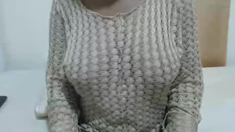 Snapshot of fruity28 chatting on 12-21-25, 03:30 fruity28 online show from 12-21-25, 03:30