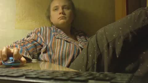 FrumCake online show from 12-22-25, 12:40