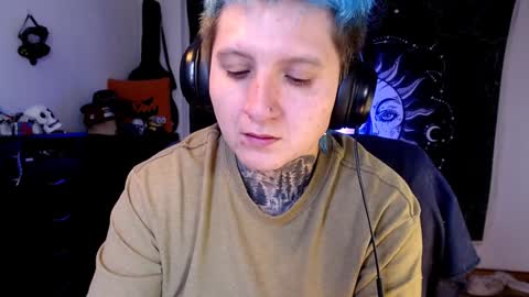 Snapshot of ftmblueyes chatting on 02-04-25, 08:28 HEHIM online show from 02-04-25, 08:28