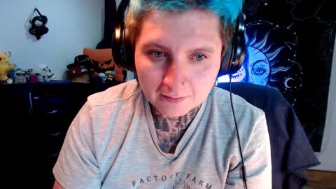 Snapshot of ftmblueyes chatting on 02-05-25, 04:27 HEHIM online show from 02-05-25, 04:27