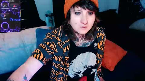 Snapshot of ftmblueyes chatting on 09-11-25, 03:39 HEHIM online show from 09-11-25, 03:39