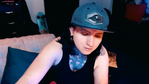 Snapshot of ftmblueyes chatting on 09-24-25, 04:54 HEHIM online show from 09-24-25, 04:54