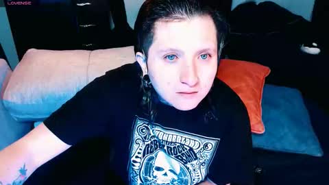 Snapshot of ftmblueyes chatting on 10-06-25, 03:15 HEHIM online show from 10-06-25, 03:15