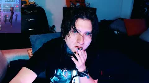 Snapshot of ftmblueyes chatting on 10-10-25, 10:36 HEHIM online show from 10-10-25, 10:36