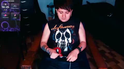 Snapshot of ftmblueyes chatting on 10-22-25, 12:11 HEHIM online show from 10-22-25, 12:11