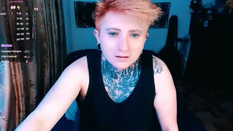 Snapshot of ftmblueyes chatting on 10-30-25, 01:29 HEHIM online show from 10-30-25, 01:29