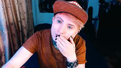 Snapshot of ftmblueyes chatting on 10-31-25, 09:43 HEHIM online show from 10-31-25, 09:43