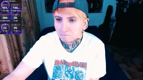 Snapshot of ftmblueyes chatting on 11-07-25, 02:33 HEHIM online show from 11-07-25, 02:33