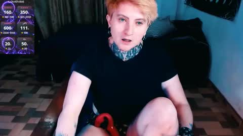 Snapshot of ftmblueyes chatting on 11-12-25, 04:02 HEHIM online show from 11-12-25, 04:02