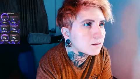 Snapshot of ftmblueyes chatting on 11-19-25, 04:01 HEHIM online show from 11-19-25, 04:01