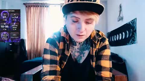 Snapshot of ftmblueyes chatting on 11-22-25, 04:06 HEHIM online show from 11-22-25, 04:06