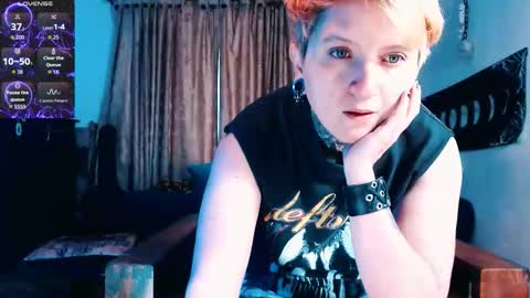 Snapshot of ftmblueyes chatting on 11-24-25, 11:10 HEHIM online show from 11-24-25, 11:10