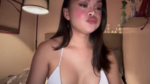 Snapshot of fuckalicious_ella chatting on 05-15-26, 06:37 ella online show from 05-15-26, 06:37