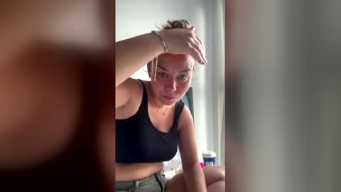 Snapshot of fuckhard4you chatting on 02-06-26, 02:27 La online show from 02-06-26, 02:27