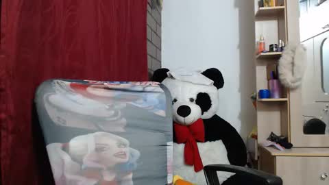 Mia and Gary  online show from 04-07-26, 02:01