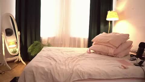 Snapshot of fuckingtoy_ chatting on 06-20-26, 02:42 Eva all my links online show from 06-20-26, 02:42