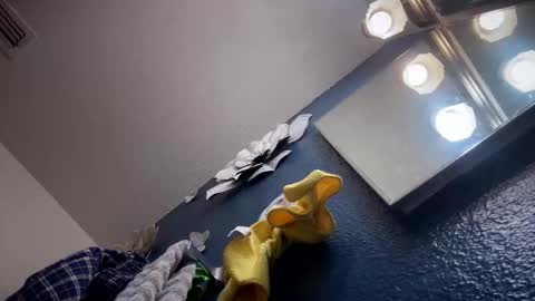 Snapshot of fukmyass247 chatting on 10-13-25, 11:21 fukmyass247 online show from 10-13-25, 11:21