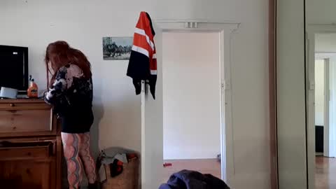 Snapshot of full4cefull chatting on 12-07-24, 06:21 Pizzaz online show from 12-07-24, 06:21