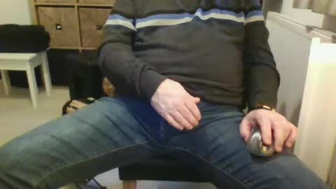 Snapshot of fullballs11 chatting on 01-22-25, 04:12 fullballs11 online show from 01-22-25, 04:12