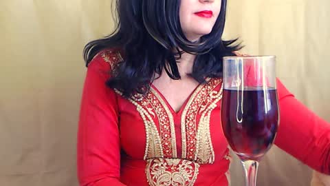 Snapshot of fun4tips chatting on 02-06-25, 12:16 Fun4Tips online show from 02-06-25, 12:16